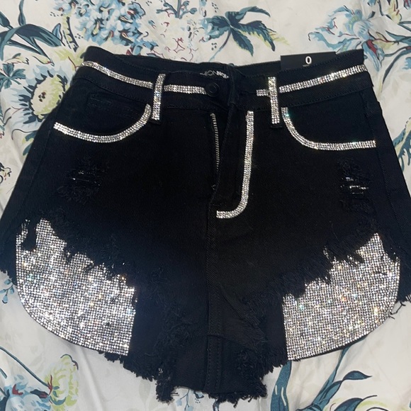 A showstopper high rise booty shorts RARE - Picture 3 of 3